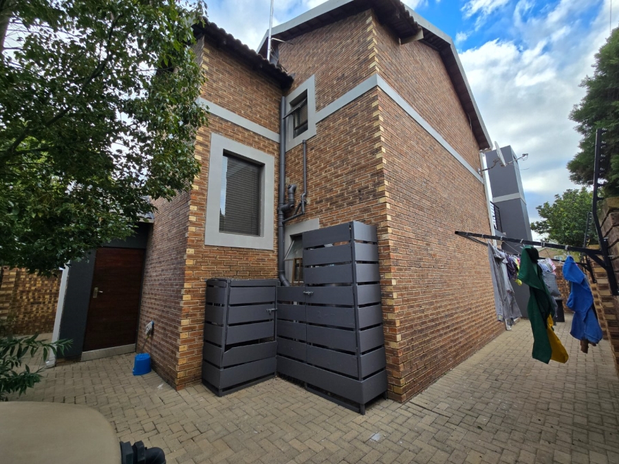3 Bedroom Property for Sale in Groenvlei Sh Free State